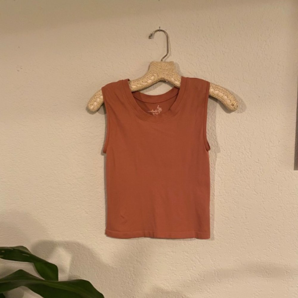 Stretchy crop top
